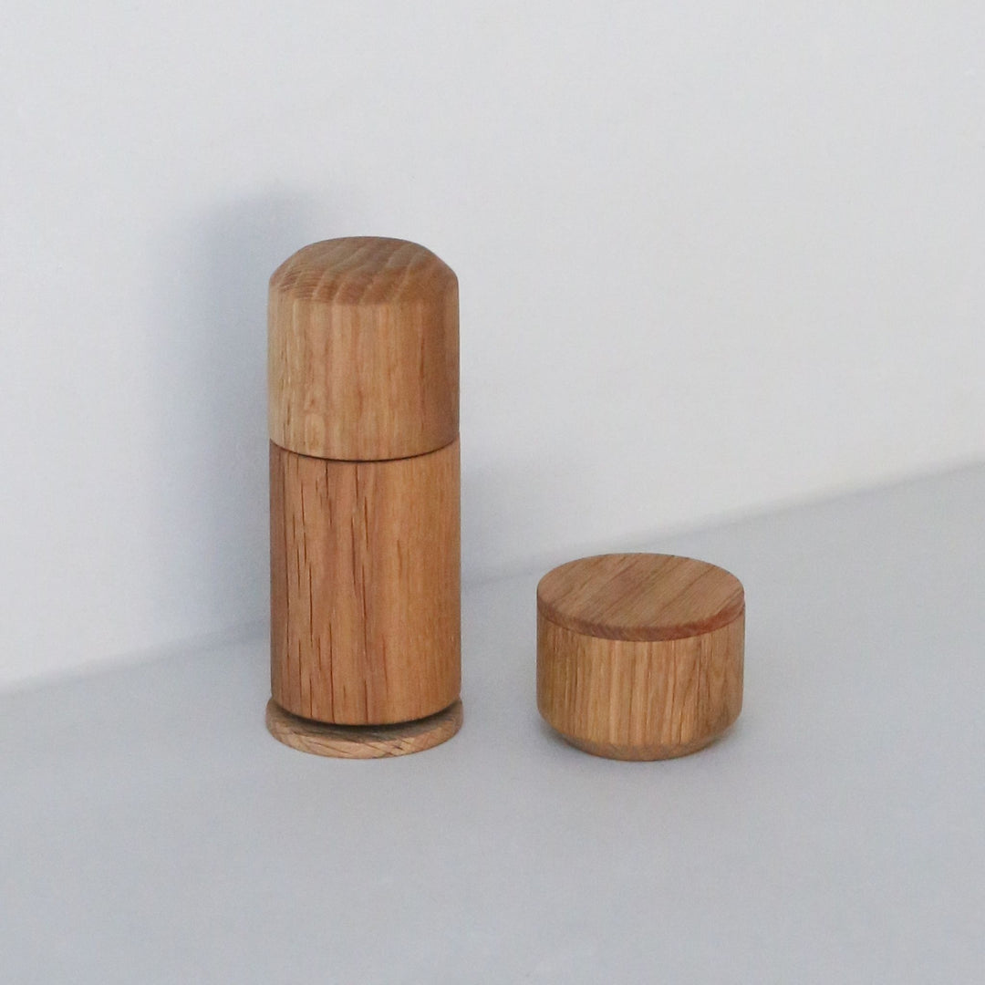 EKTA LIVING ‘Crush Me’ Salt or Pepper Grinder, Oiled Oak