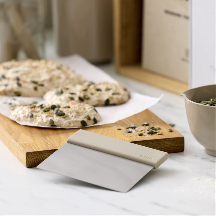 ROSTI Emma Dough Cutter, Humus