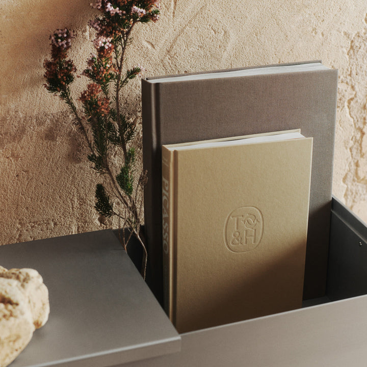 FERM LIVING Lager Plant Box w/ Shelf, Aluminium