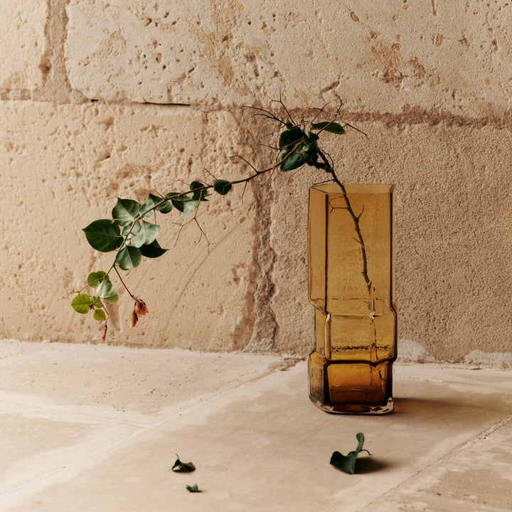 FERM LIVING Muro Vase, H30cm, Recycled Amber