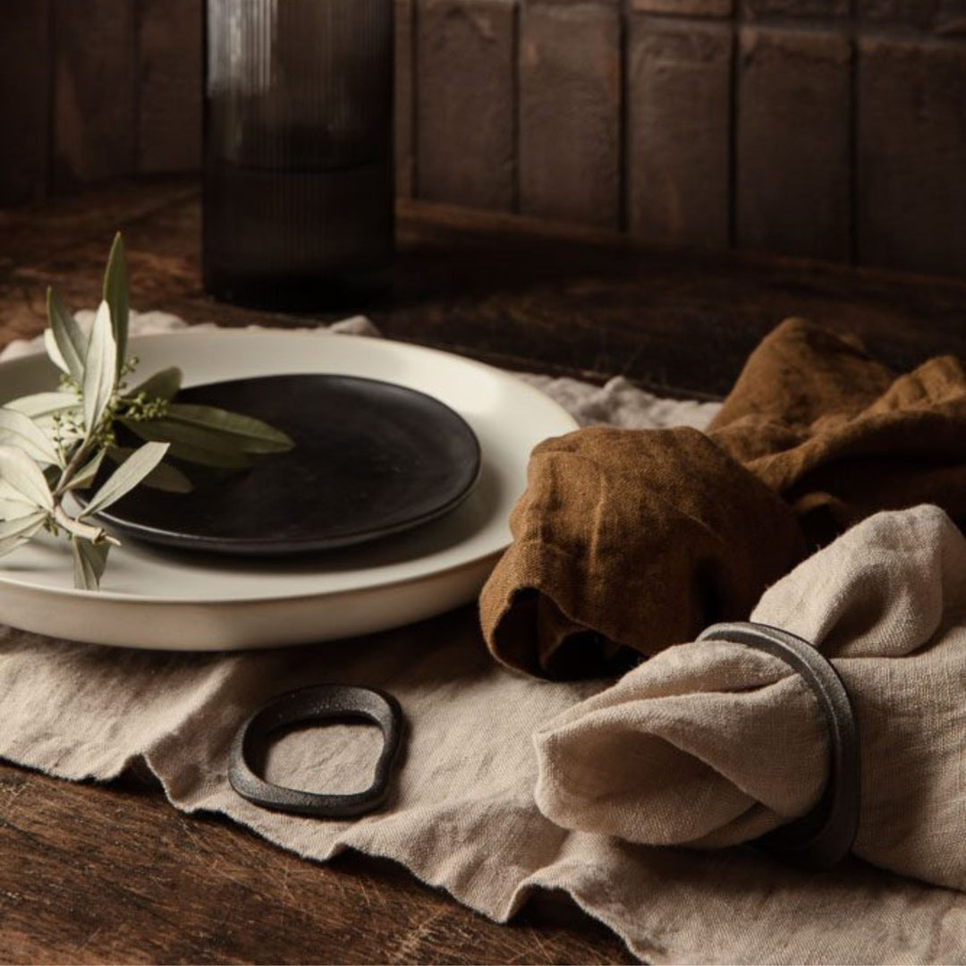 FERM LIVING Flow Napkin Rings Black Brass (Set of 4)
