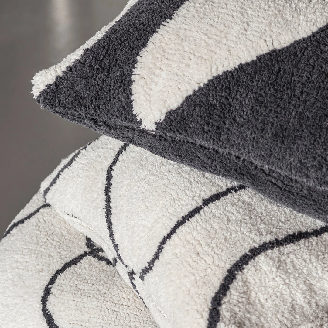 METTE DITMER FIGURA Tufted Cushion Cover 50x50cm, Off-white