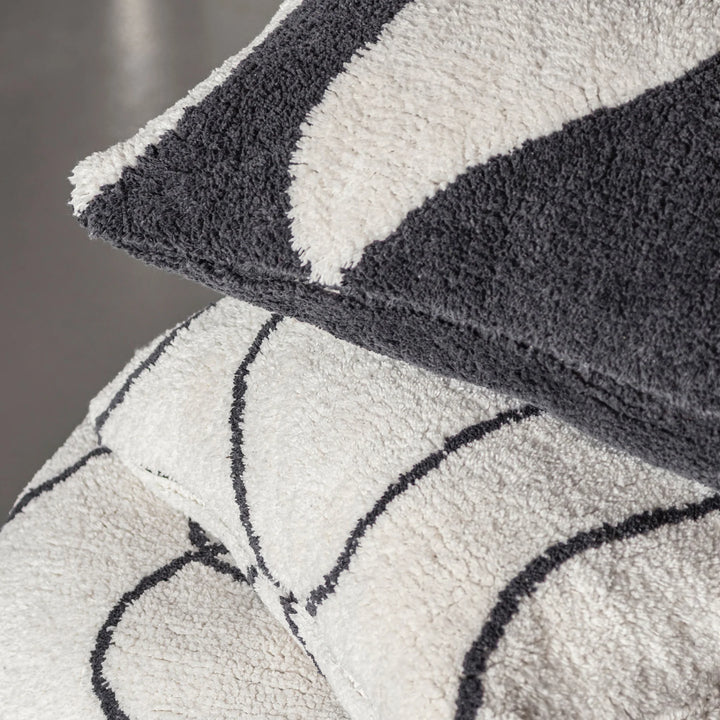 METTE DITMER FIGURA Tufted Cushion Cover 50x50cm, Off-white