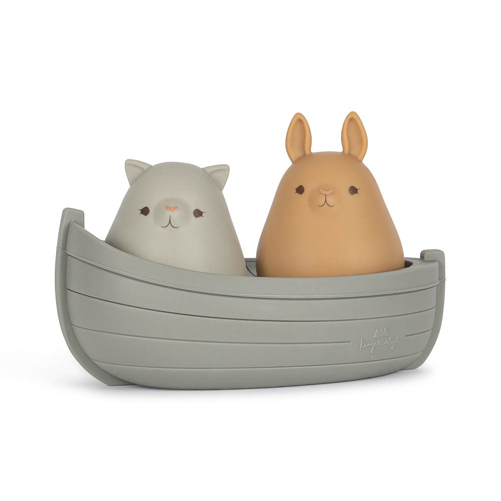 Animal and boat shaped kids bath toys set of 2 made from 100% silicone.