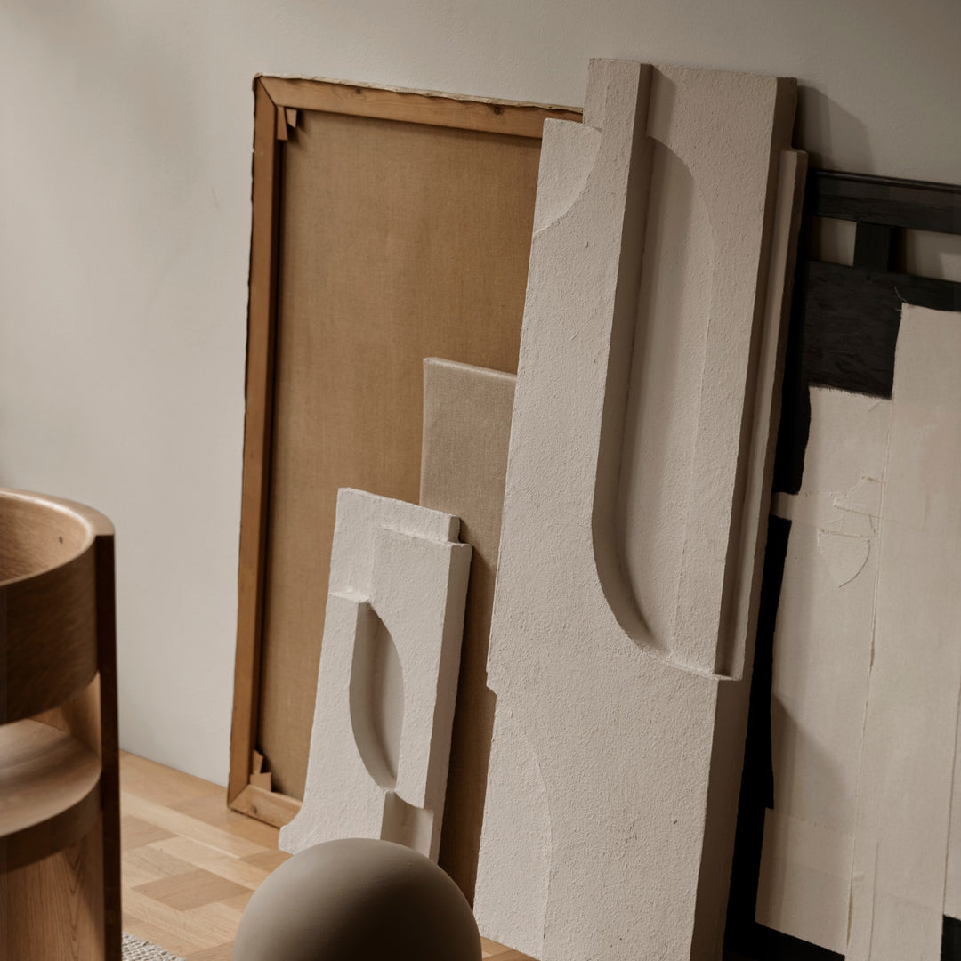 KRISTINA DAM STUDIO Serif Relief Large, Paperpulp Natural Off White