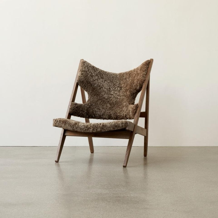 PRE-ORDER │ AUDO CPH Knitting Lounge Chair, Dark Stained Oak Base, Sheepskin, Skandilock Curly 17 mm Drake 20 (Dark Brown)