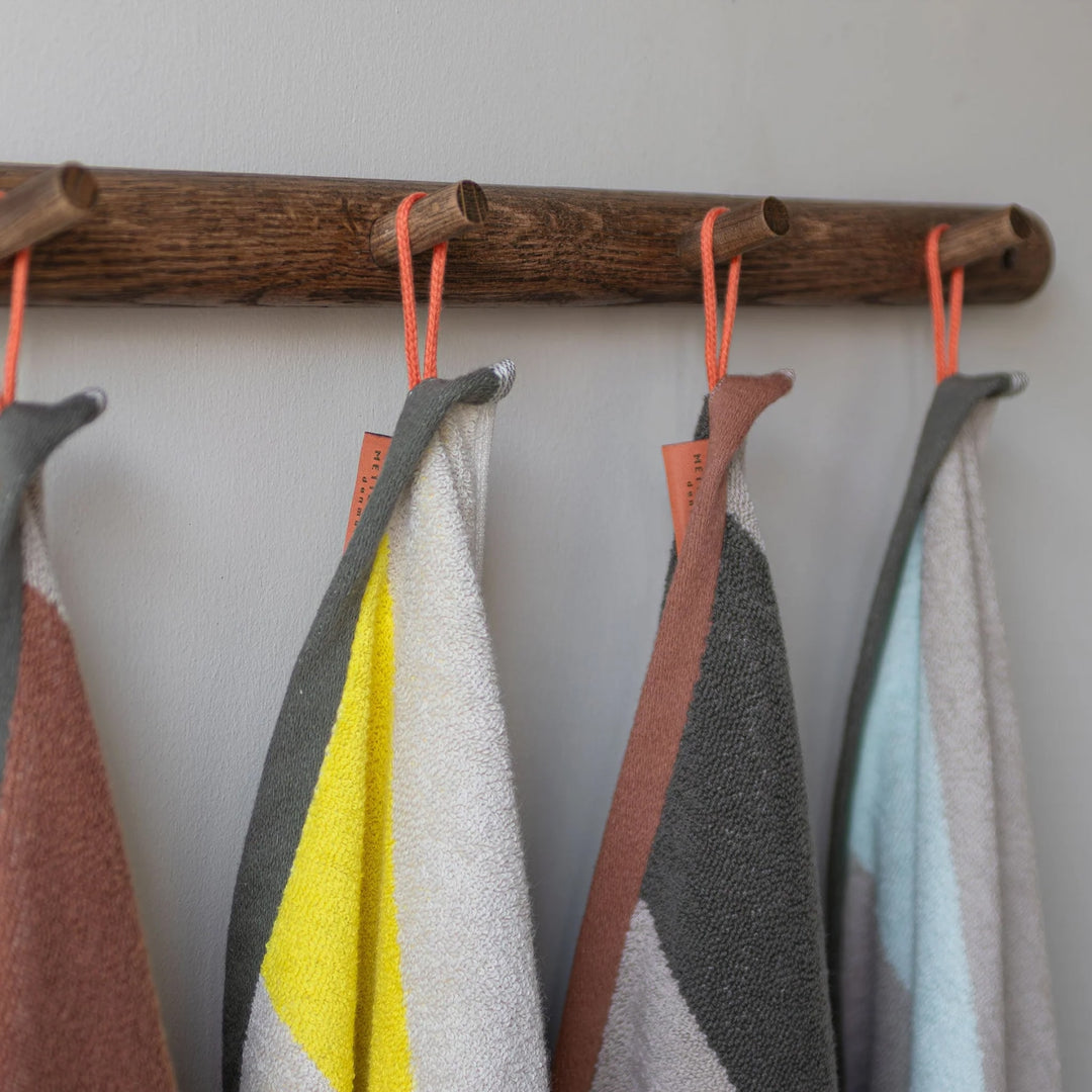 METTE DITMER Diagonal Bath Towel, 70x133cm, Dark Olive