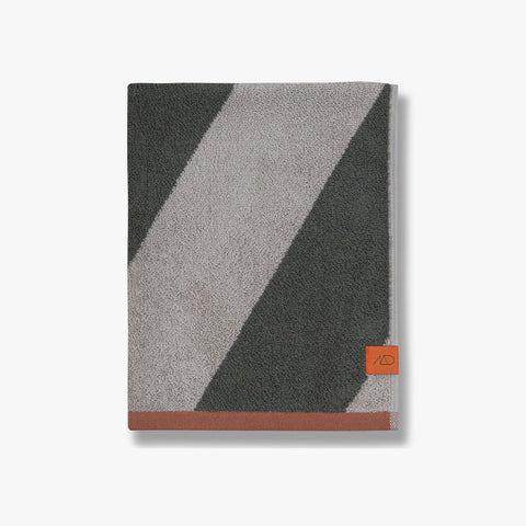 METTE DITMER Diagonal Bath Towel, 70x133cm, Dark Olive