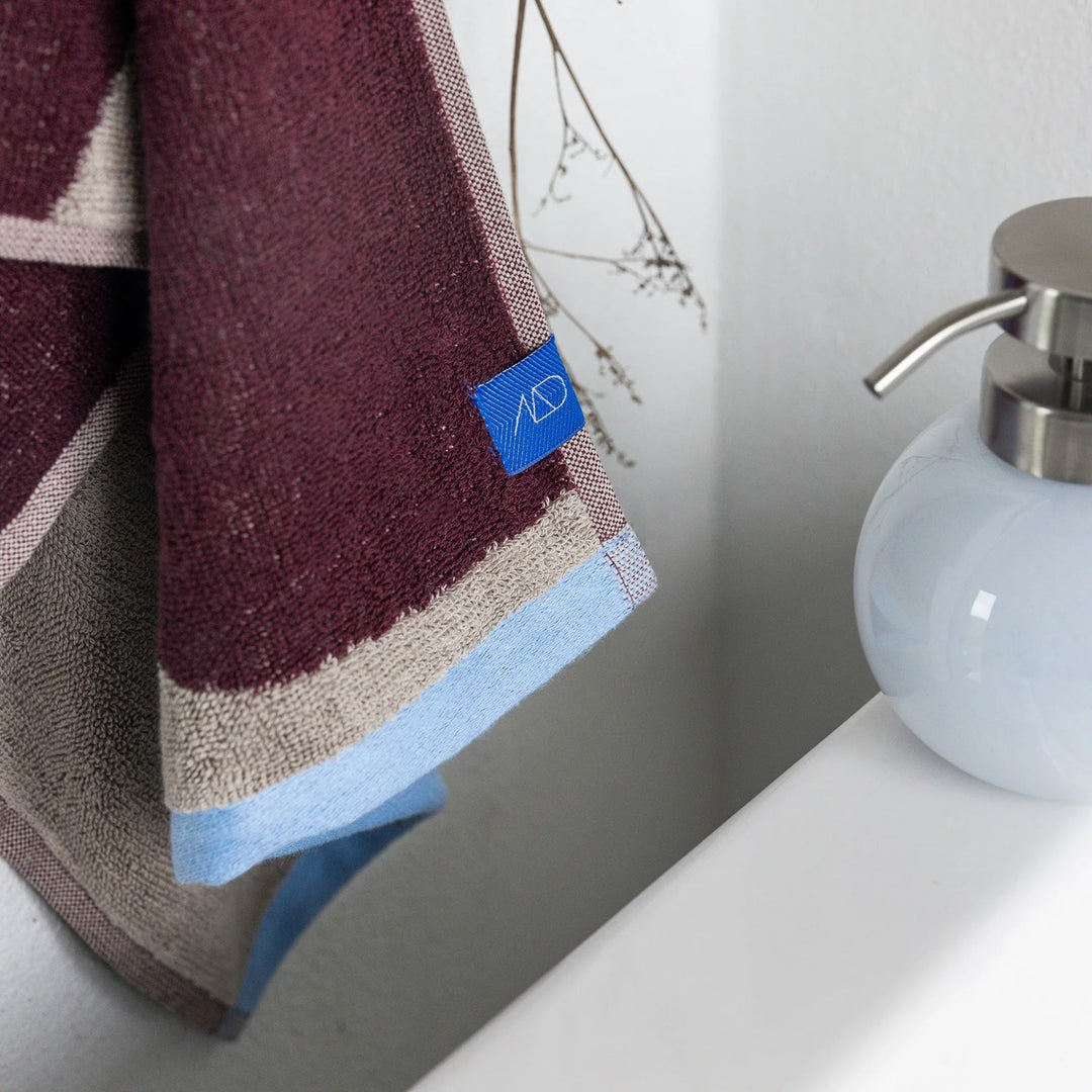 METTE DITMER Nova Arte Bath Towel, 70x133cm, Wine/Sand