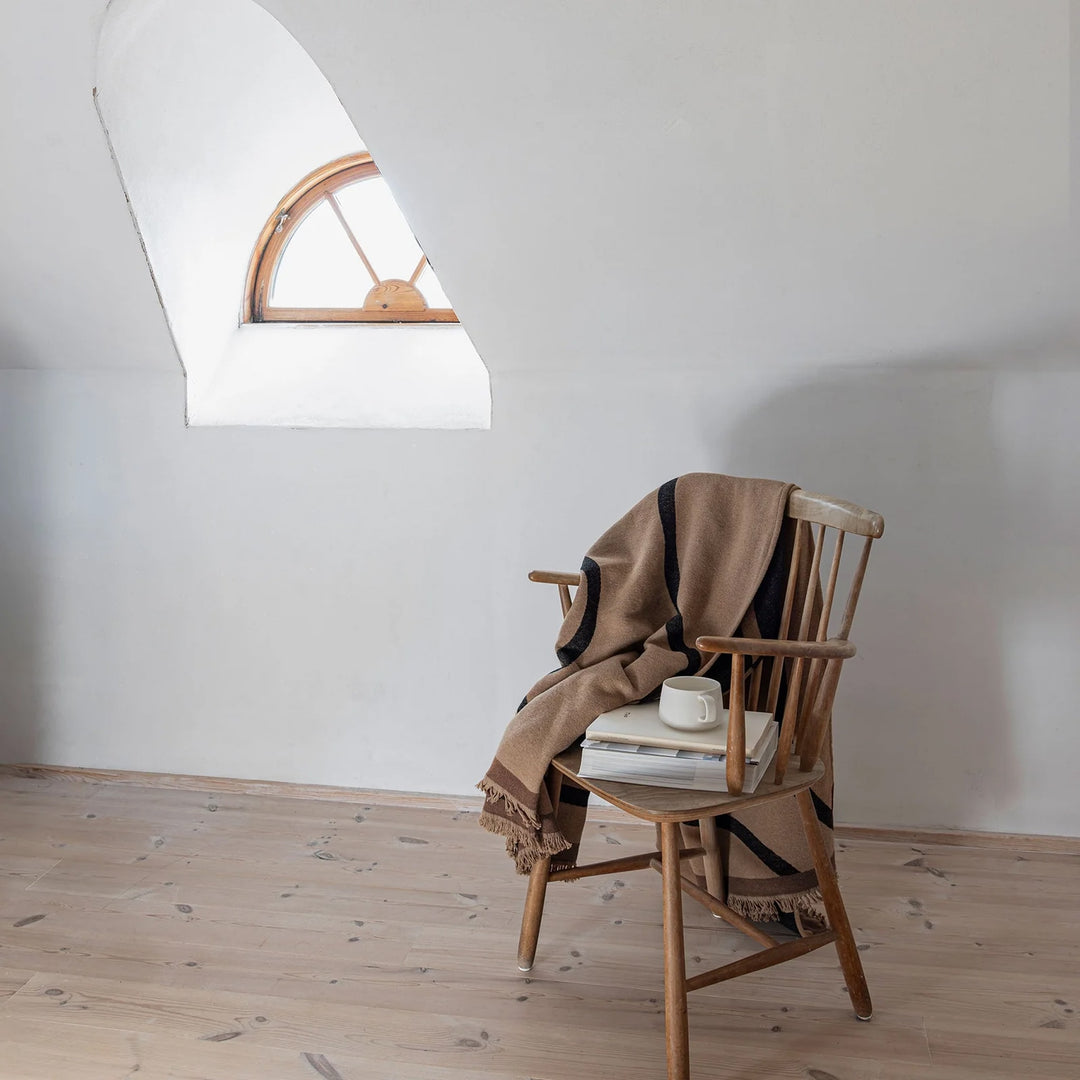 METTE DITMER Shadow Throw, L175 x W130 cm, Latte/Black