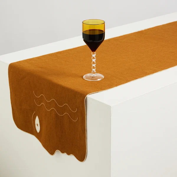 MAISON BALZAC Tête À Tête Table Runner, Caramel/Ivory