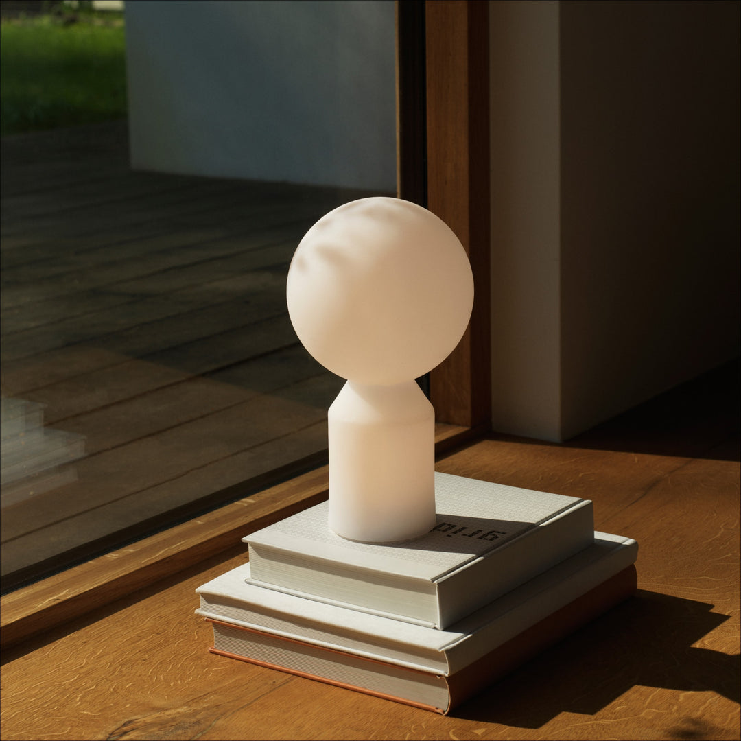 NORMANN COPENHAGEN Yo Portable Lamp Small, H27cm, White