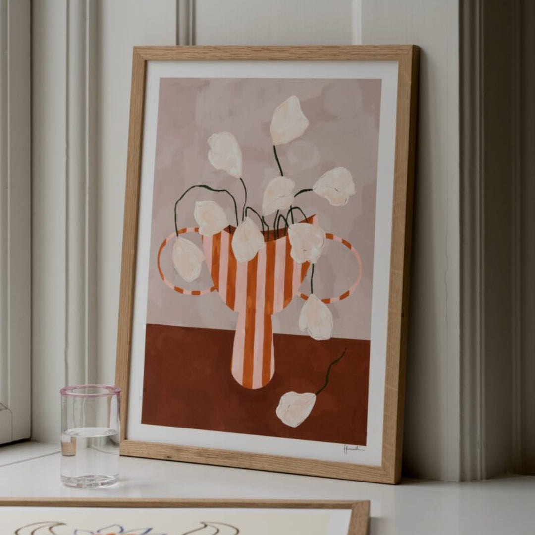 THE POSTER CLUB White Flowers in Striped Vase, Frankie Penwill, 50x70cm