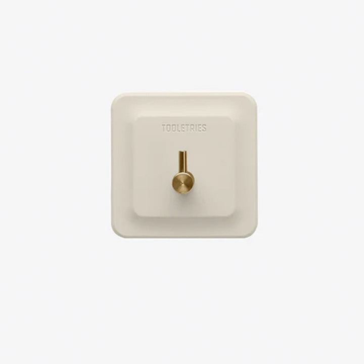 TOOLETRIES The Arnold Reusable Shower Hook, Sand