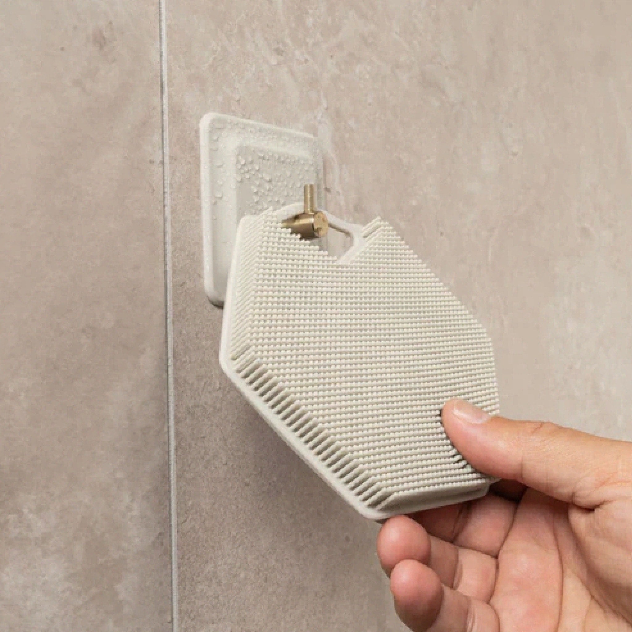 TOOLETRIES The Arnold Reusable Shower Hook, Sand