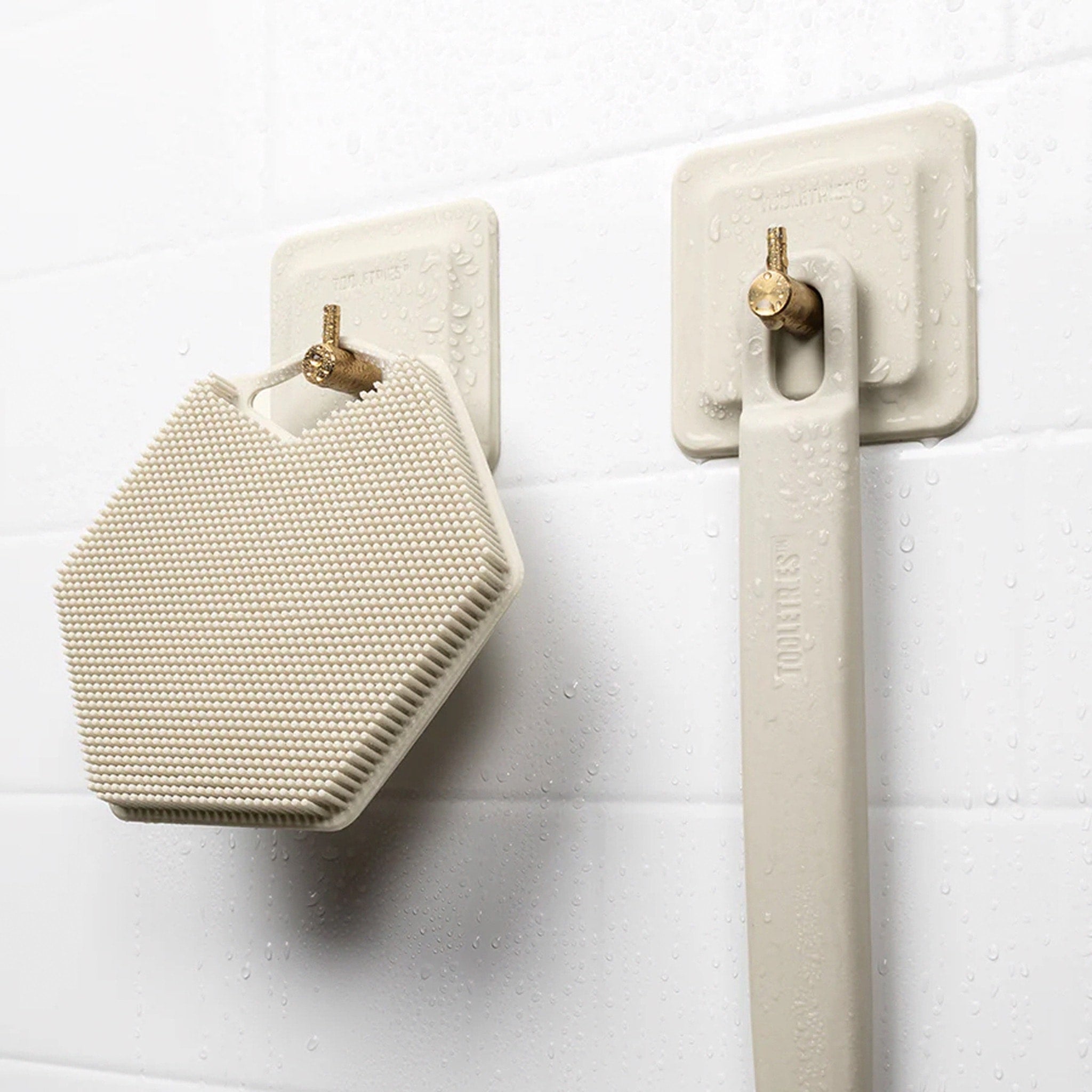 TOOLETRIES The Arnold Reusable Shower Hook, Sand