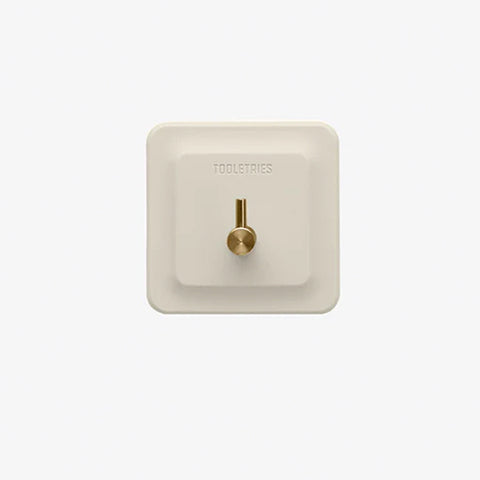 TOOLETRIES The Arnold Reusable Shower Hook, Sand