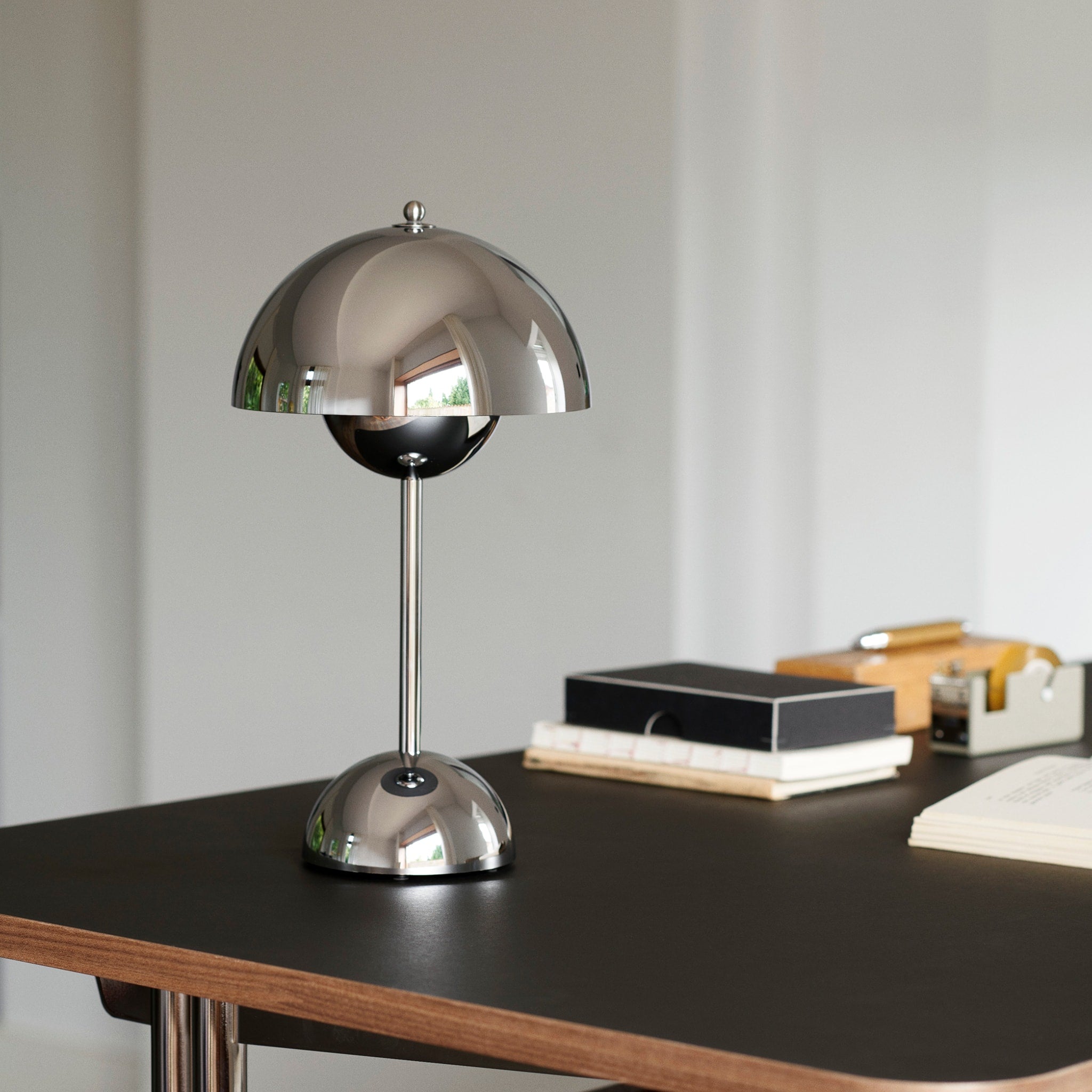 &TRADITION Flowerpot Portable Lamp VP9, Chrome-plated