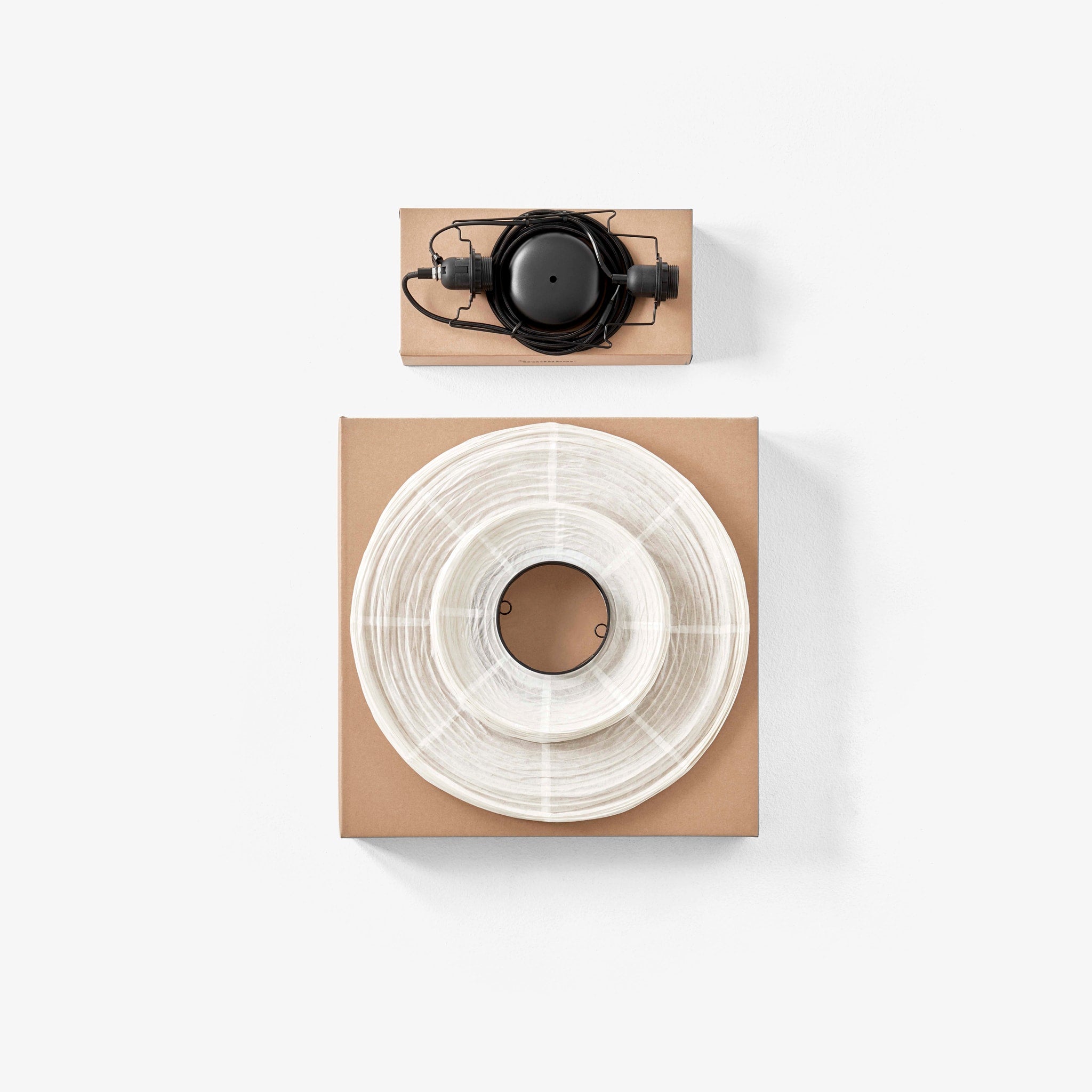 &TRADITION Formakami Pendant JH3, D46cm, Ivory White & Black Stained Oak