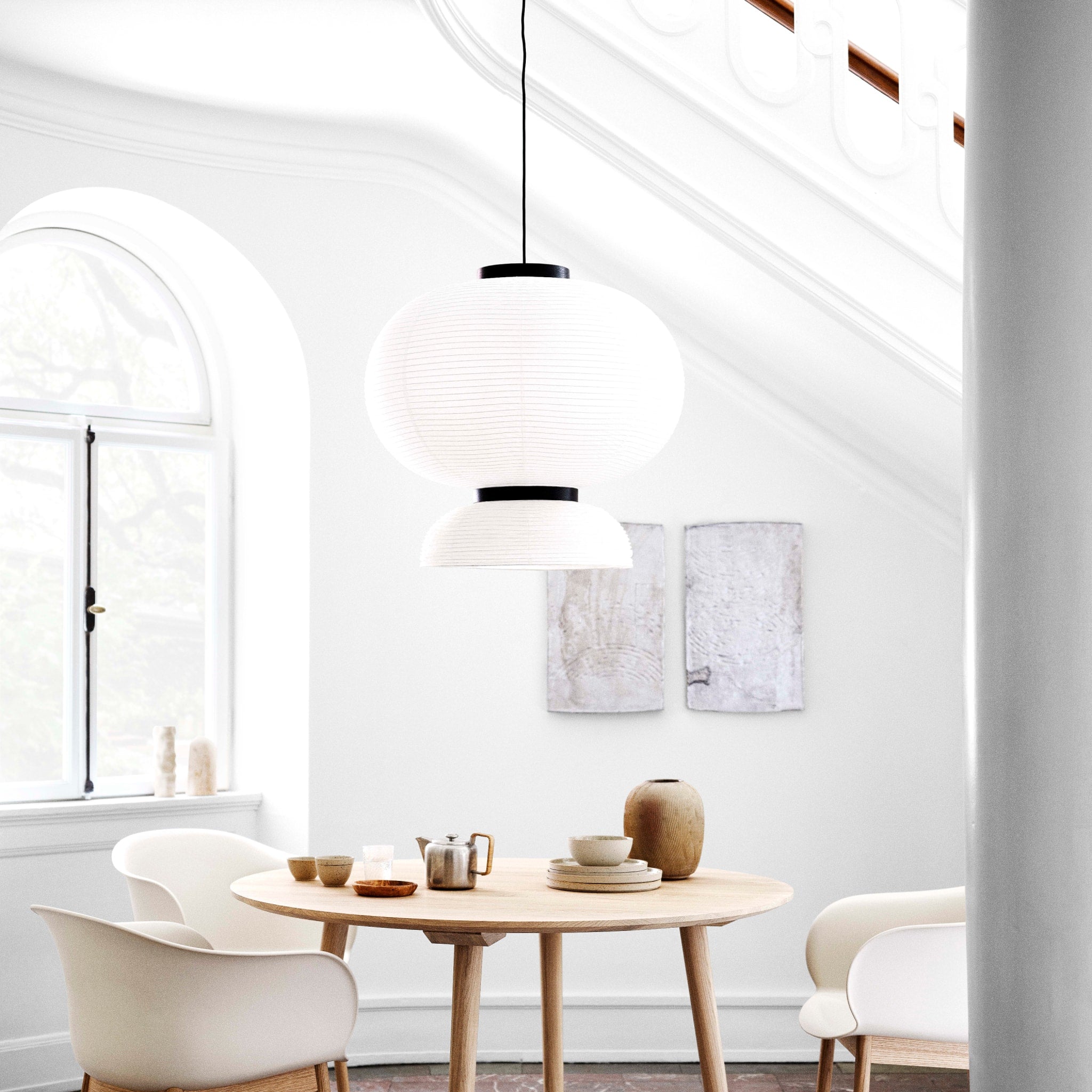 &TRADITION Formakami Pendant JH5, D70cm, Ivory White & Black Stained Oak