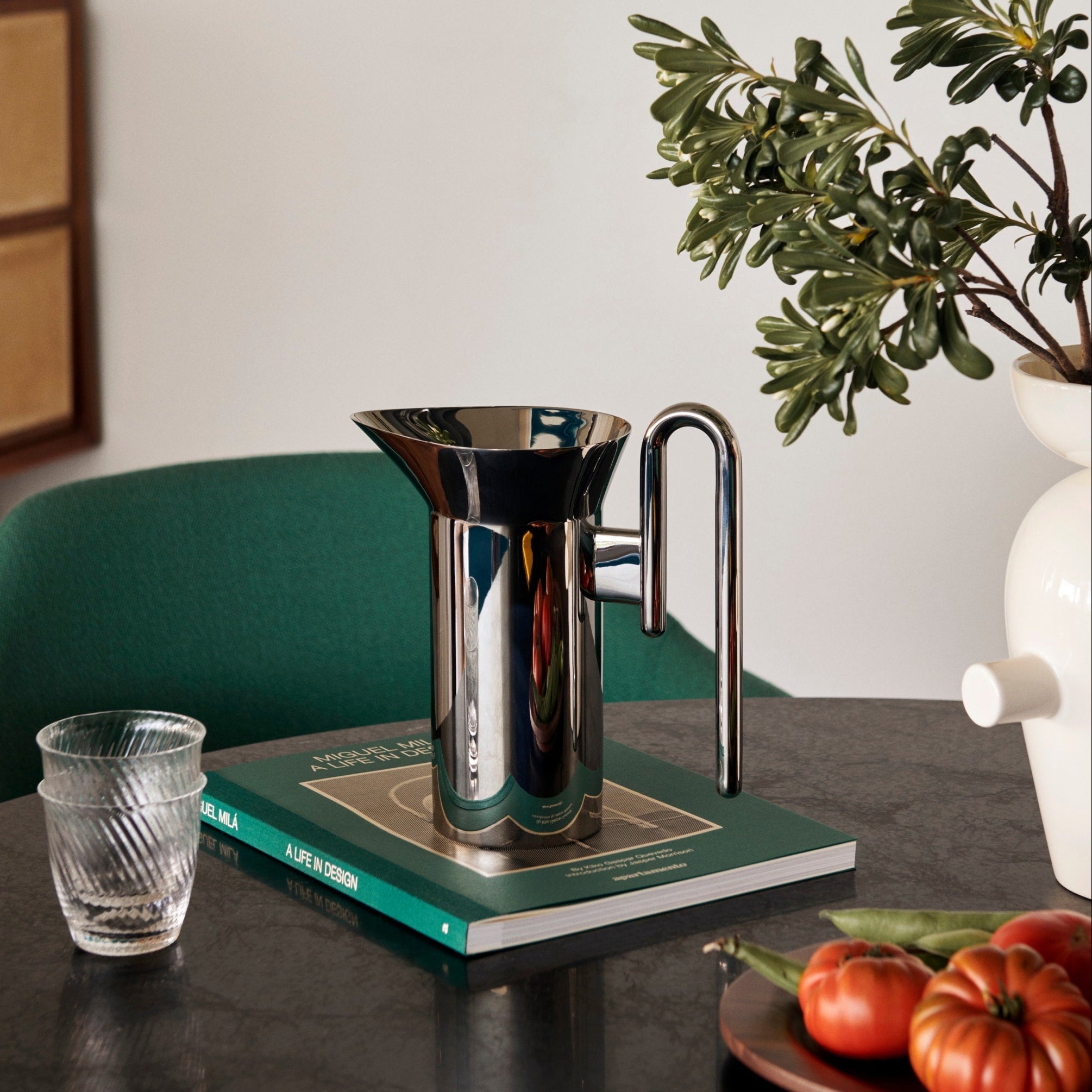 &TRADITION Momento Jug, 1L, Polished Stainless Steel
