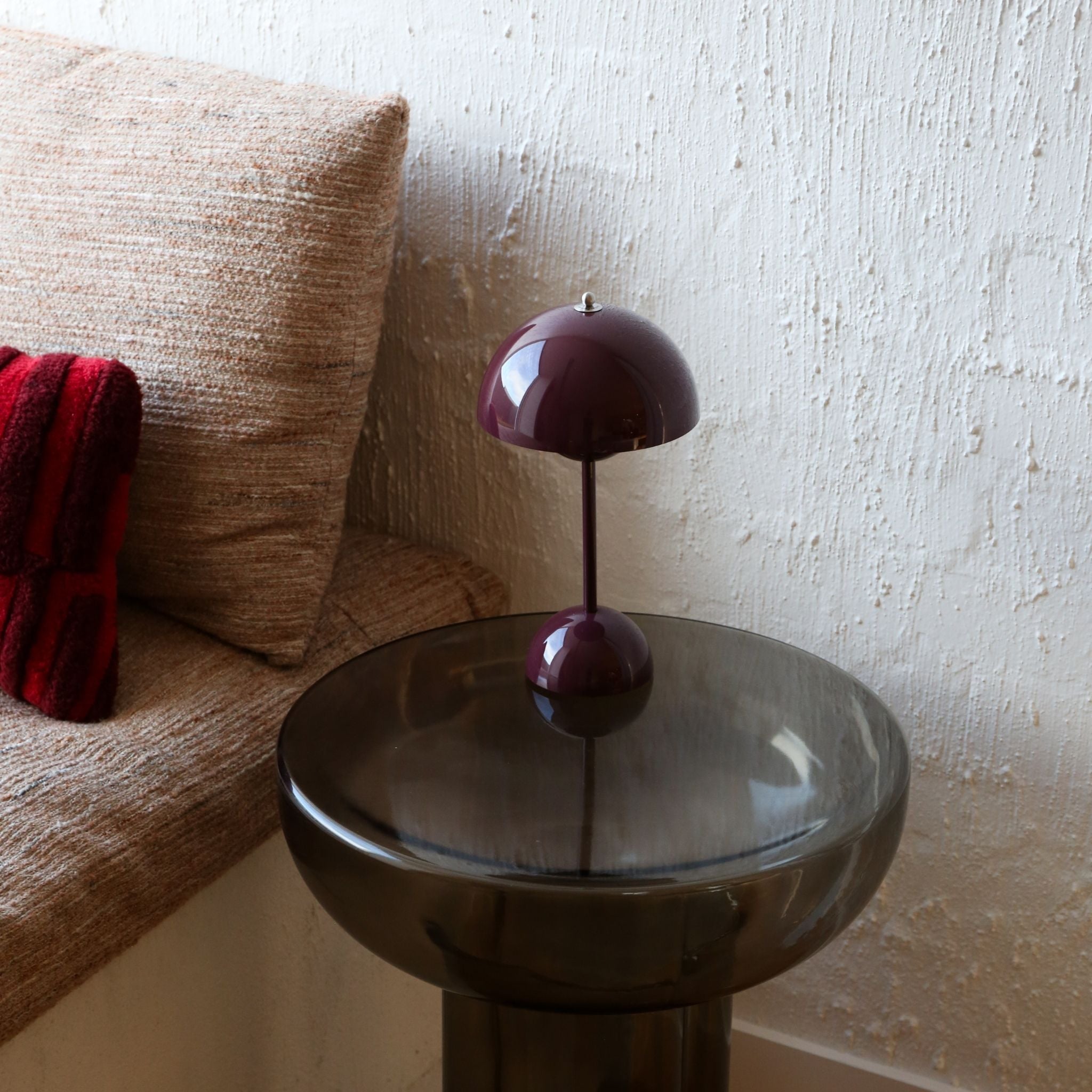 &TRADITION Flowerpot Portable Lamp VP9, Dark Plum