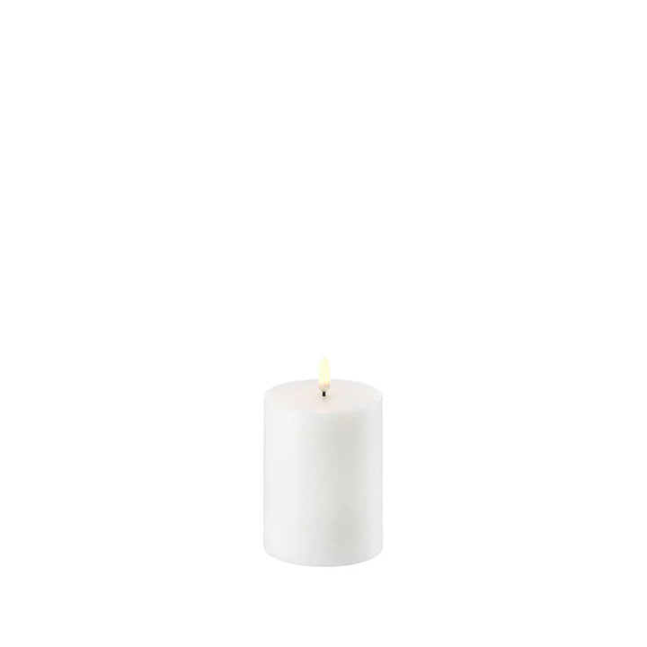 A cylinder-shaped, pillar-type flameless candle