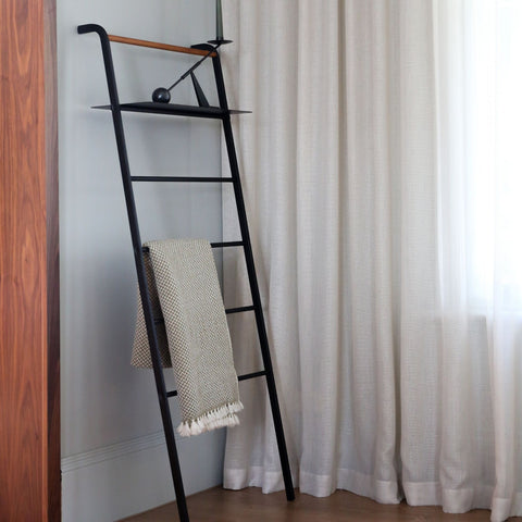 YAMAZAKI Tower Leaning Ladder with Adjustable Shelf, Black