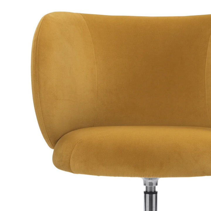 PRE-ORDER │ ferm LIVING Rico Dining Chair Swivel, Rich Velvet, Honey