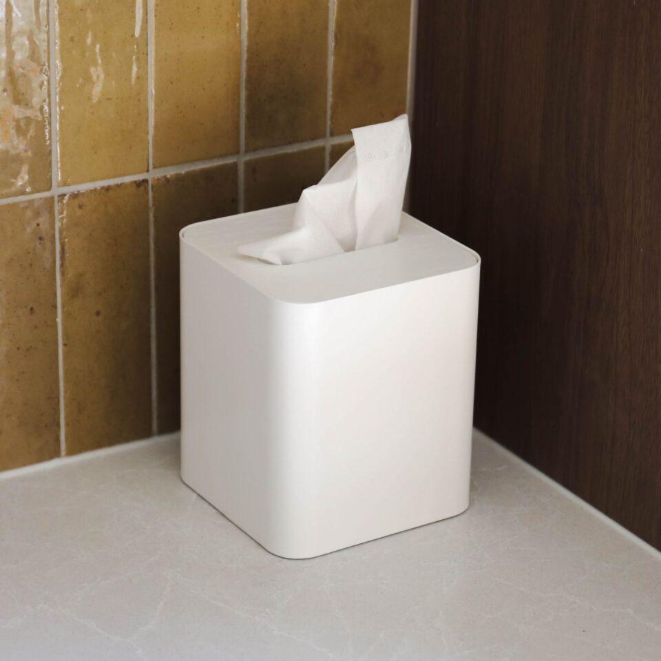 DESIGNSTUFF Square Tissue Box Cover, White w/ Wooden Lid