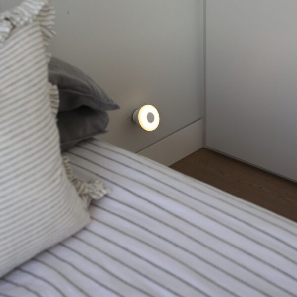 DESIGNSTUFF Motion Sensor Cordless Night Light, White