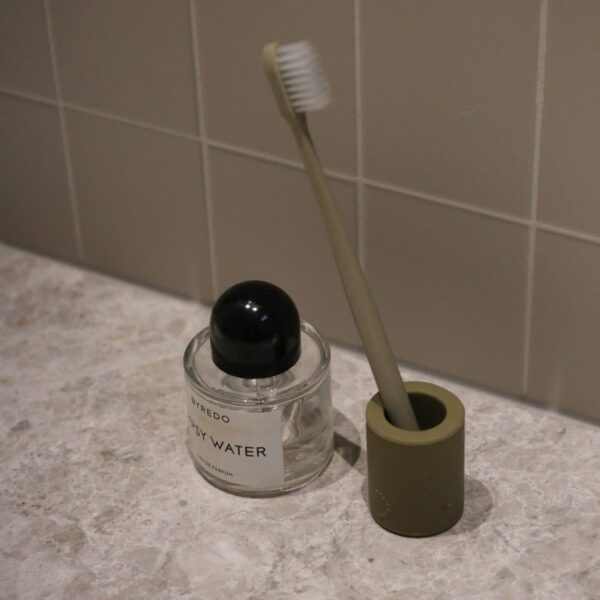 DESIGNSTUFF Toothbrush Holder, Khaki